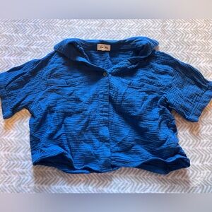 Blue cropped button up